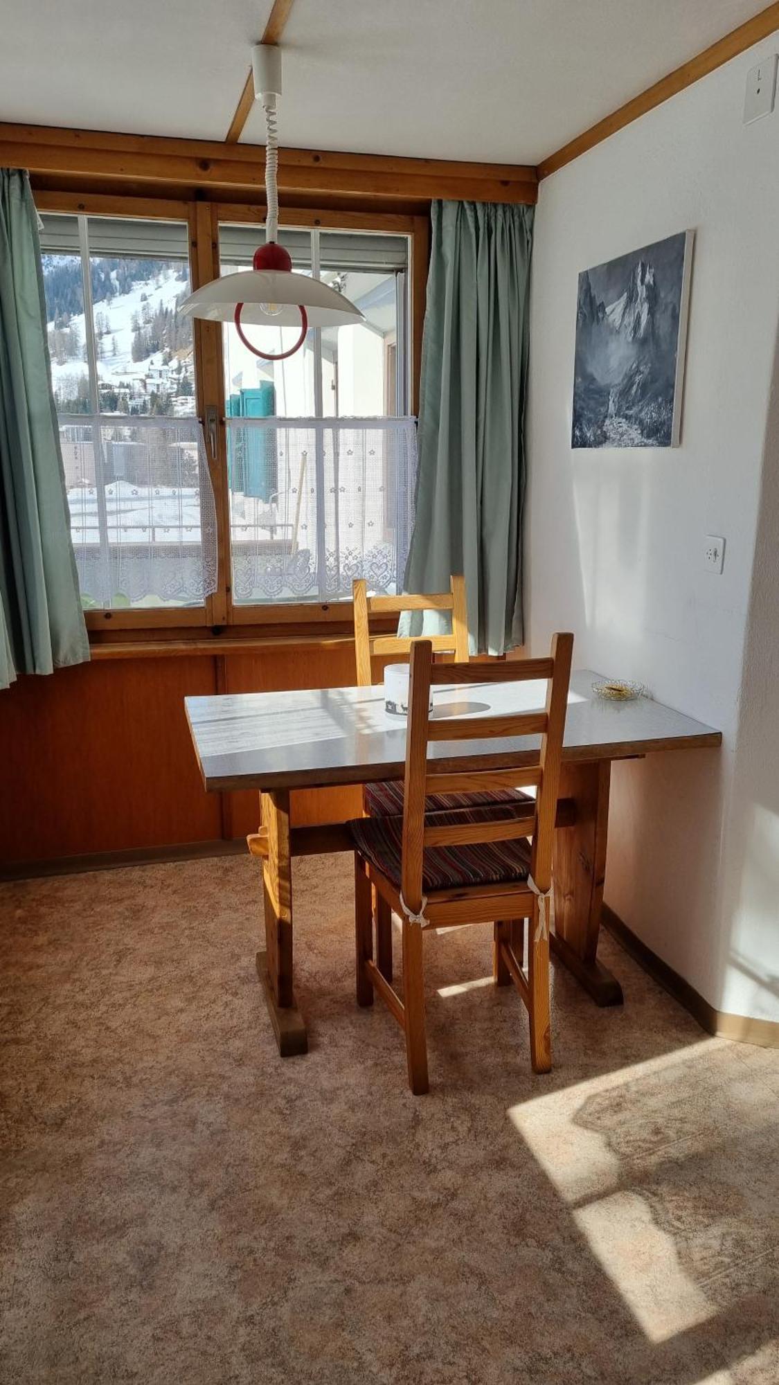 Apartamento Pension Hof Zur Stilli Davos Exterior foto