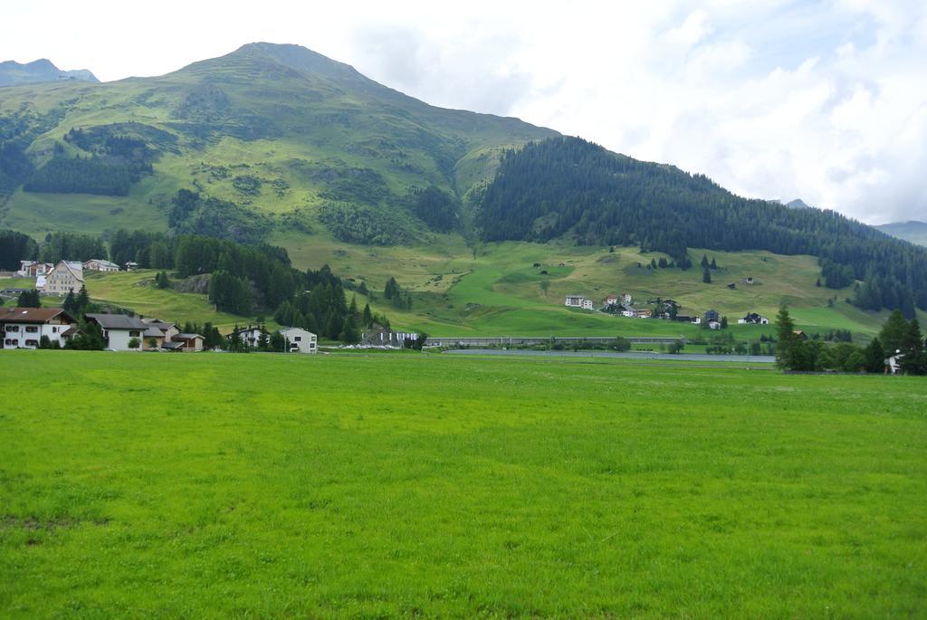 Apartamento Pension Hof Zur Stilli Davos Exterior foto